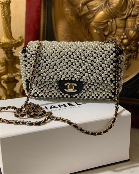 chanel flap bag pearls